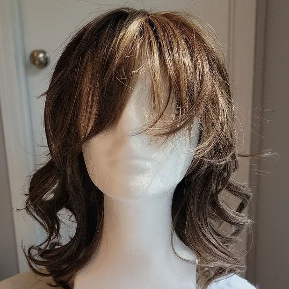 NWOT Styles By Soma Cupid's Bow Monofilament Wig - Picture 2 of 8